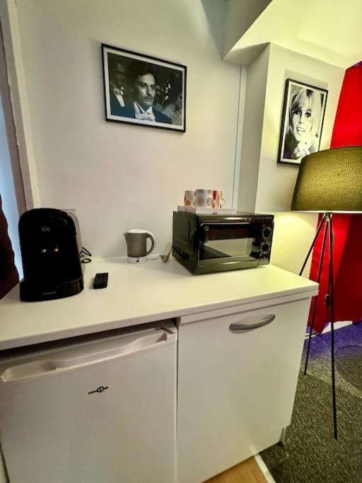 Experience Cinema Immersif Dans Appartement Renove Pres De Montmartre Paris Exterior foto