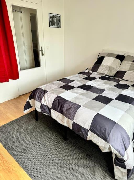 Experience Cinema Immersif Dans Appartement Renove Pres De Montmartre Paris Exterior foto