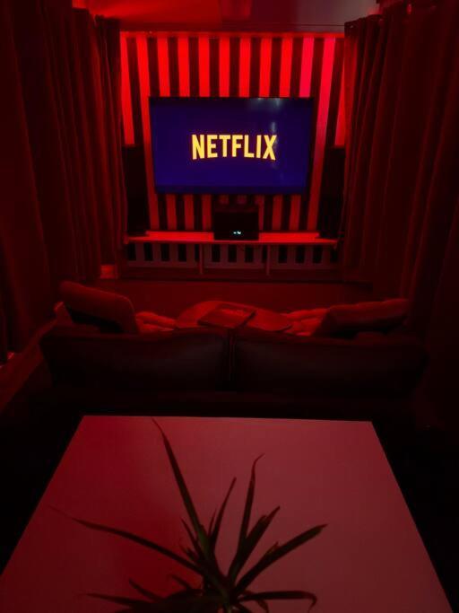 Experience Cinema Immersif Dans Appartement Renove Pres De Montmartre Paris Exterior foto